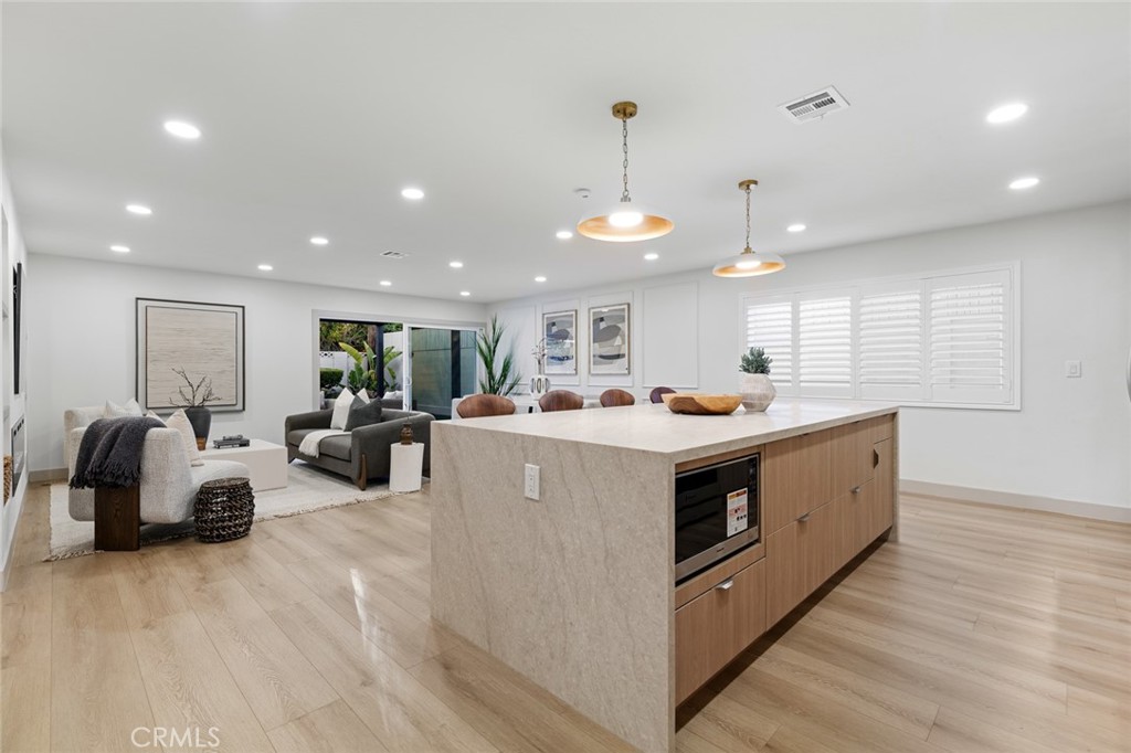 15361 Pickford Street