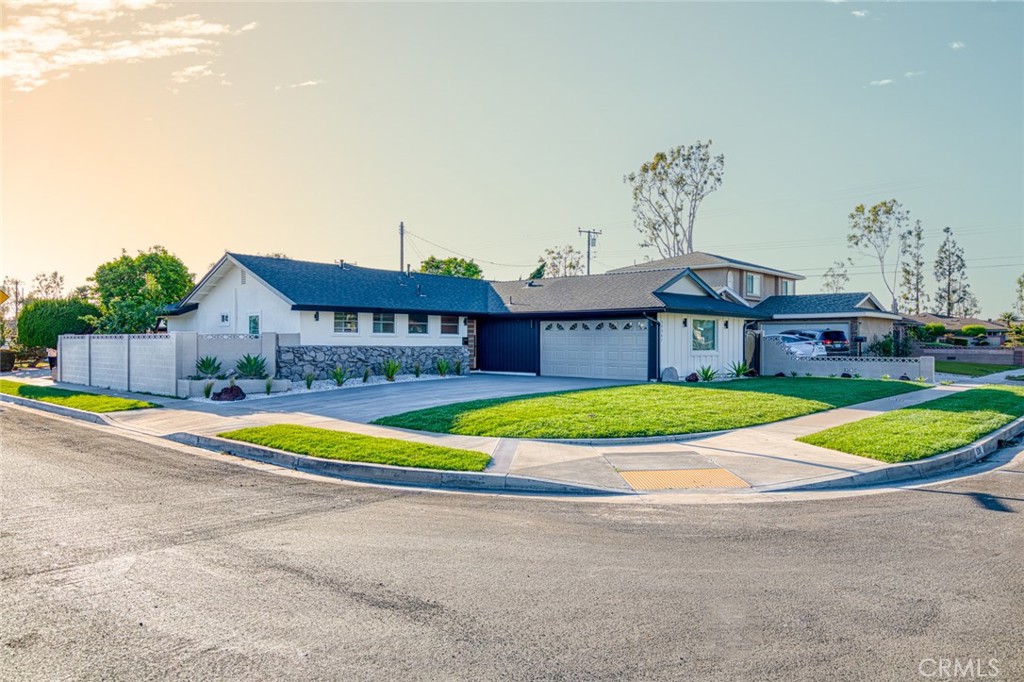 15361 Pickford Street