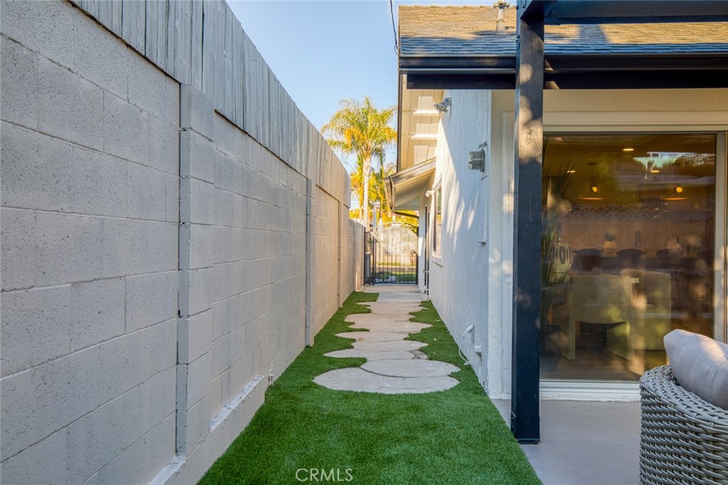 15361 Pickford Street