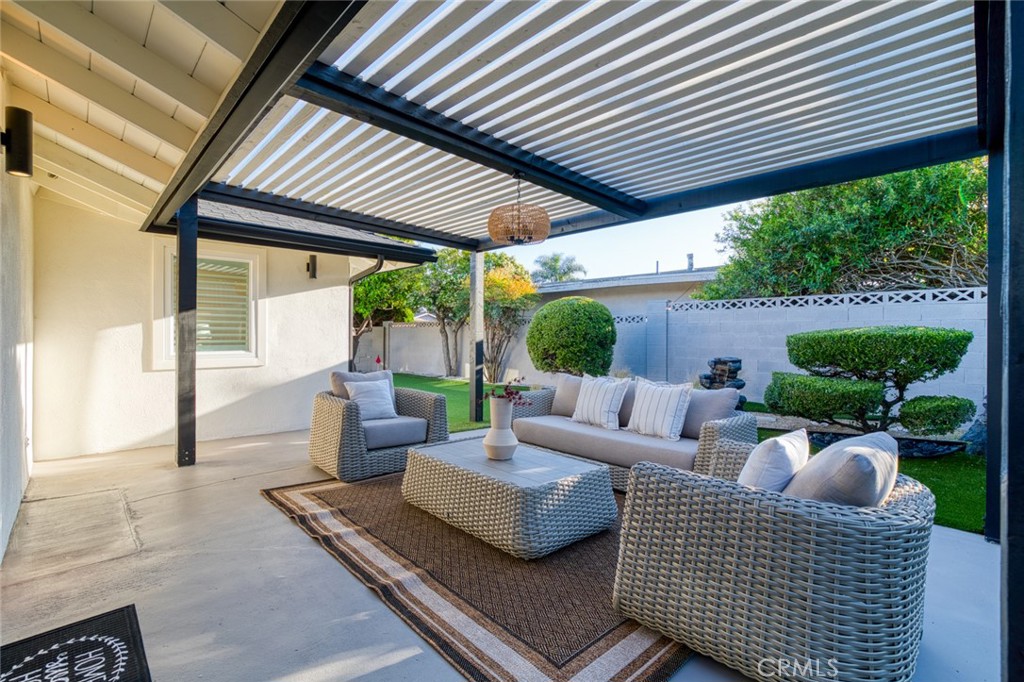 15361 Pickford Street