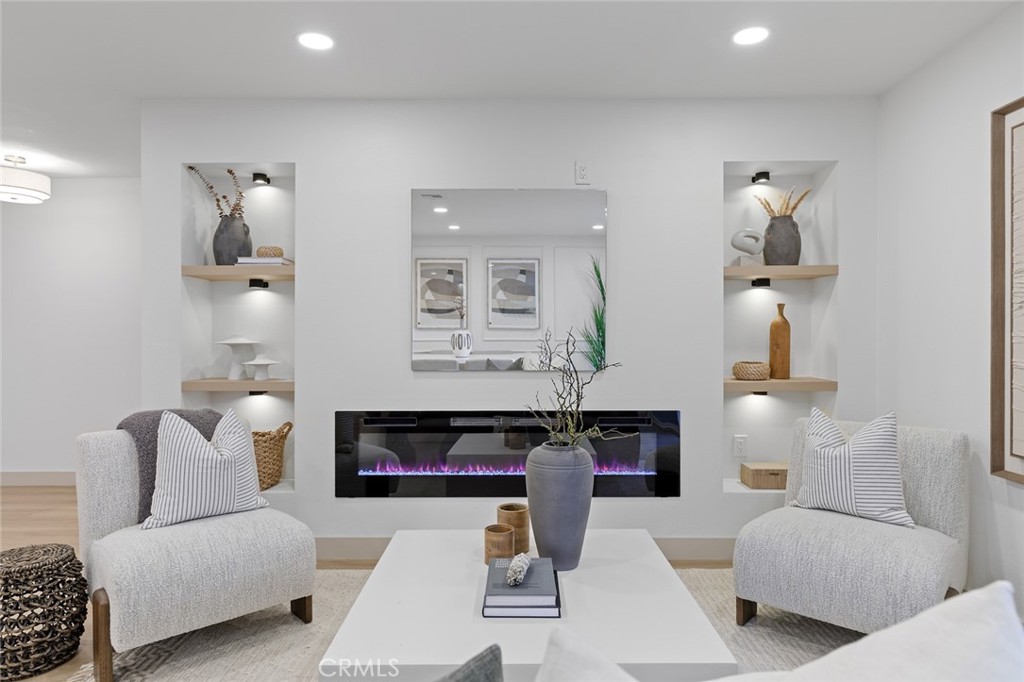 15361 Pickford Street