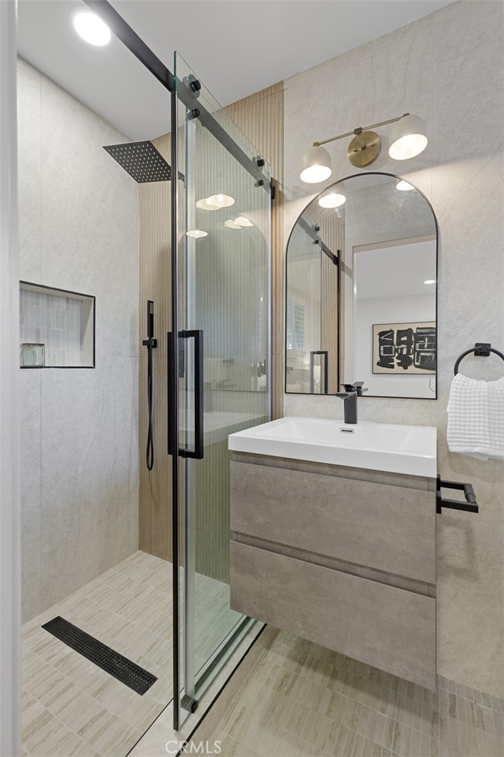 15361 Pickford Street