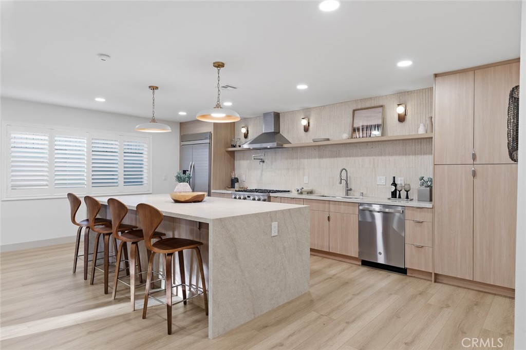 15361 Pickford Street