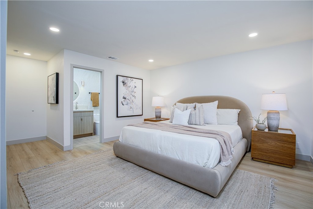 15361 Pickford Street