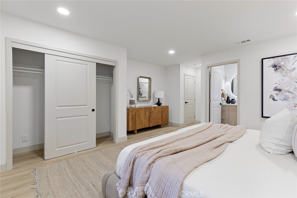 15361 Pickford Street