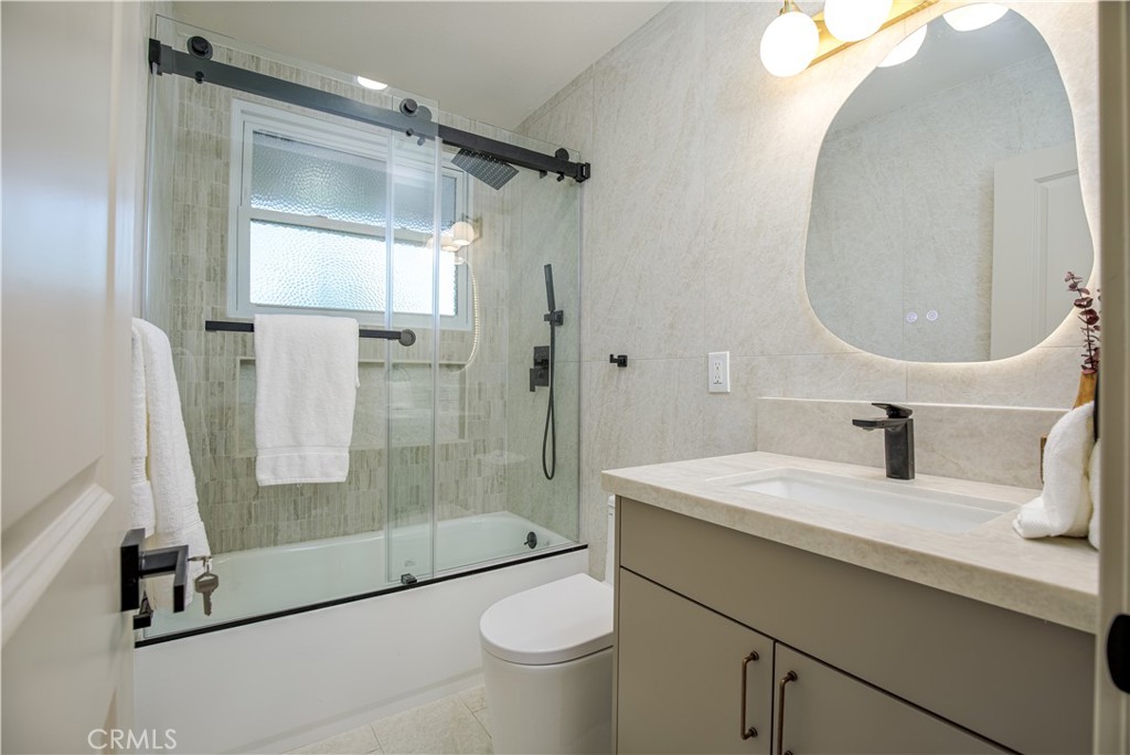 15361 Pickford Street