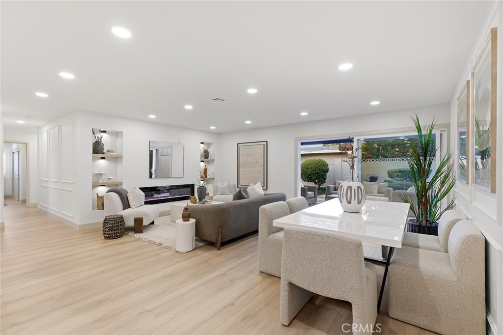 15361 Pickford Street