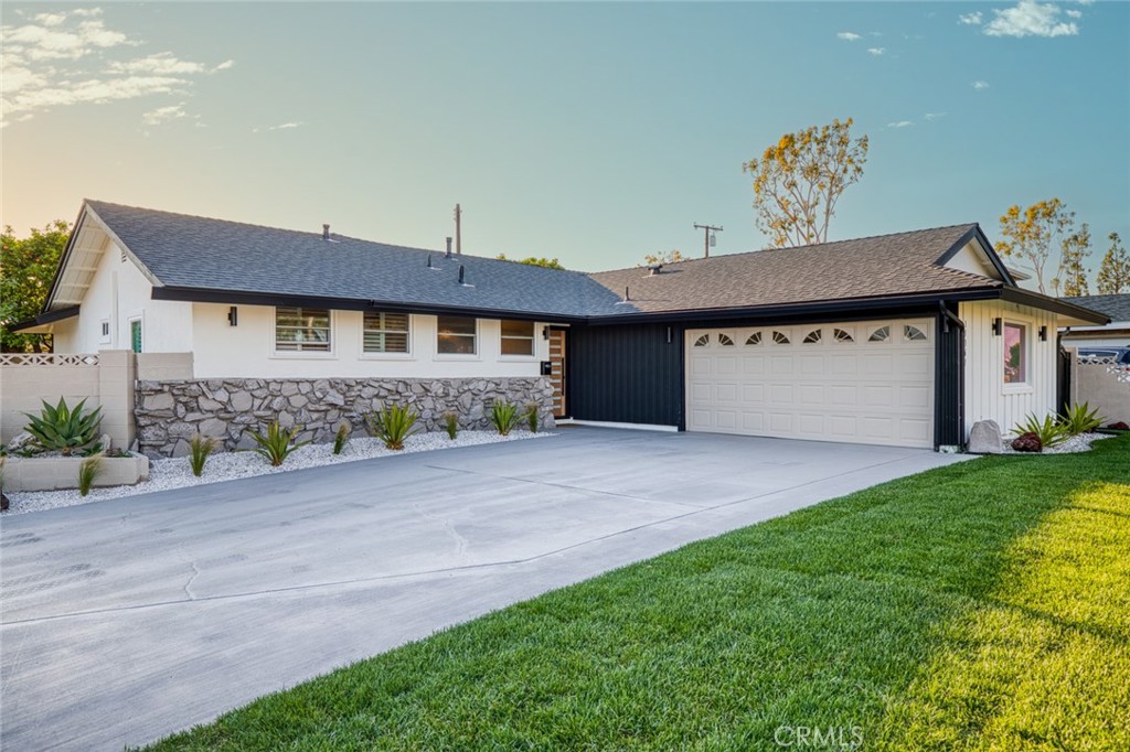 15361 Pickford Street