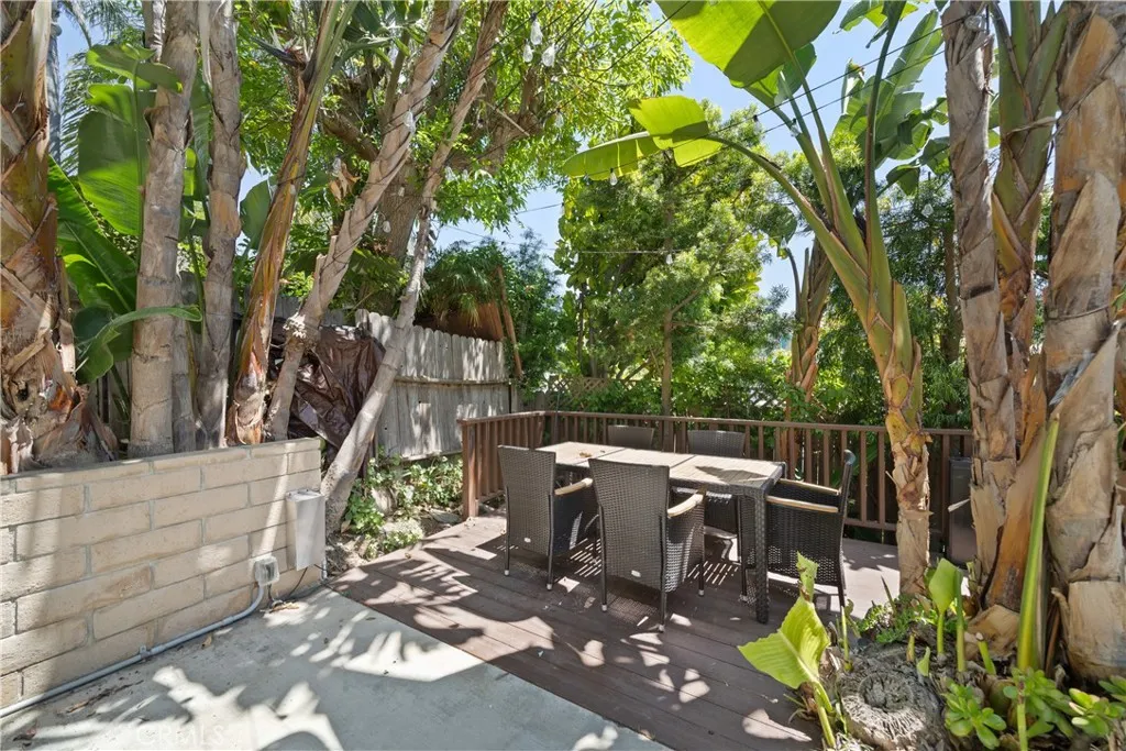 1044 Noria Street