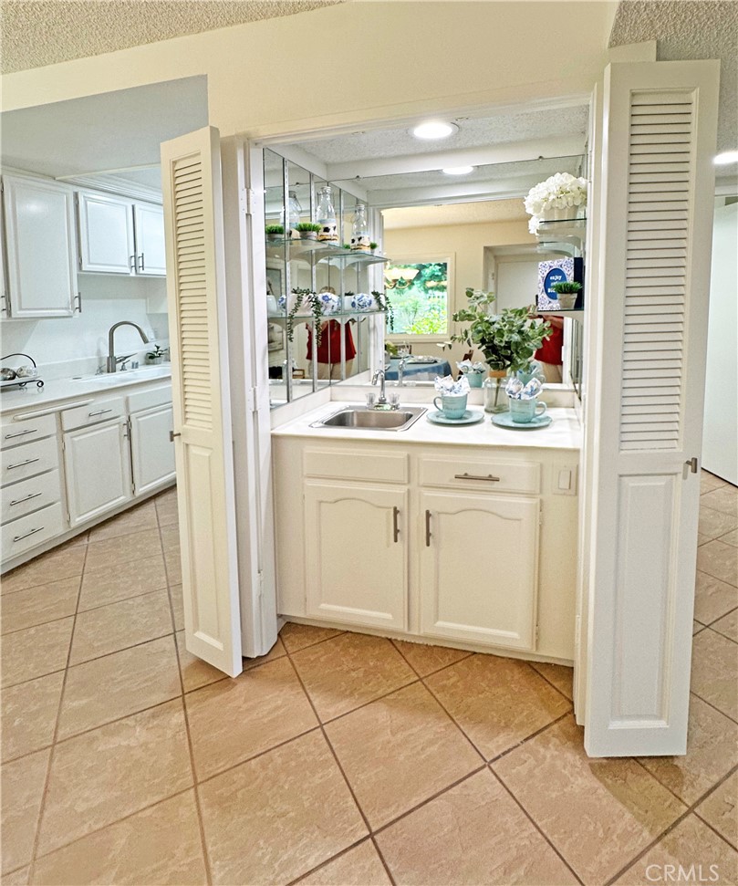 3525 Bahia Blanca W B