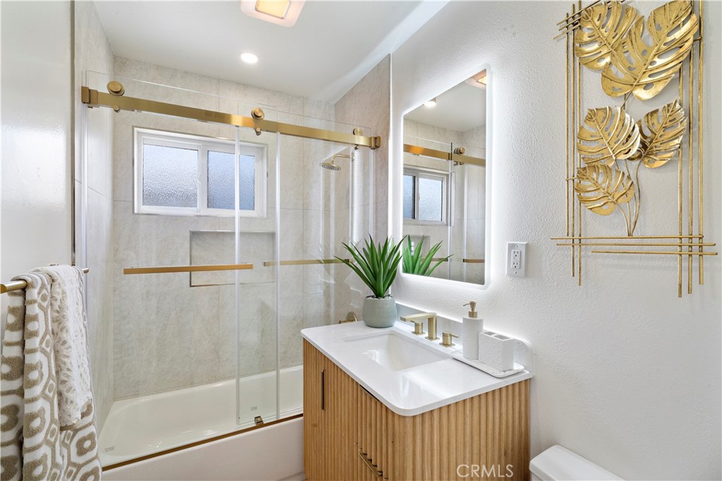 13112 Palomar Street