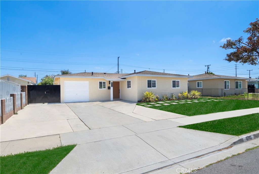 13112 Palomar Street