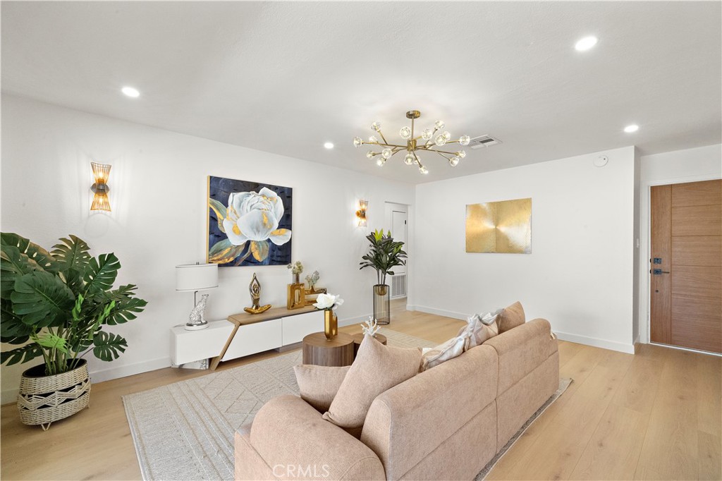 13112 Palomar Street