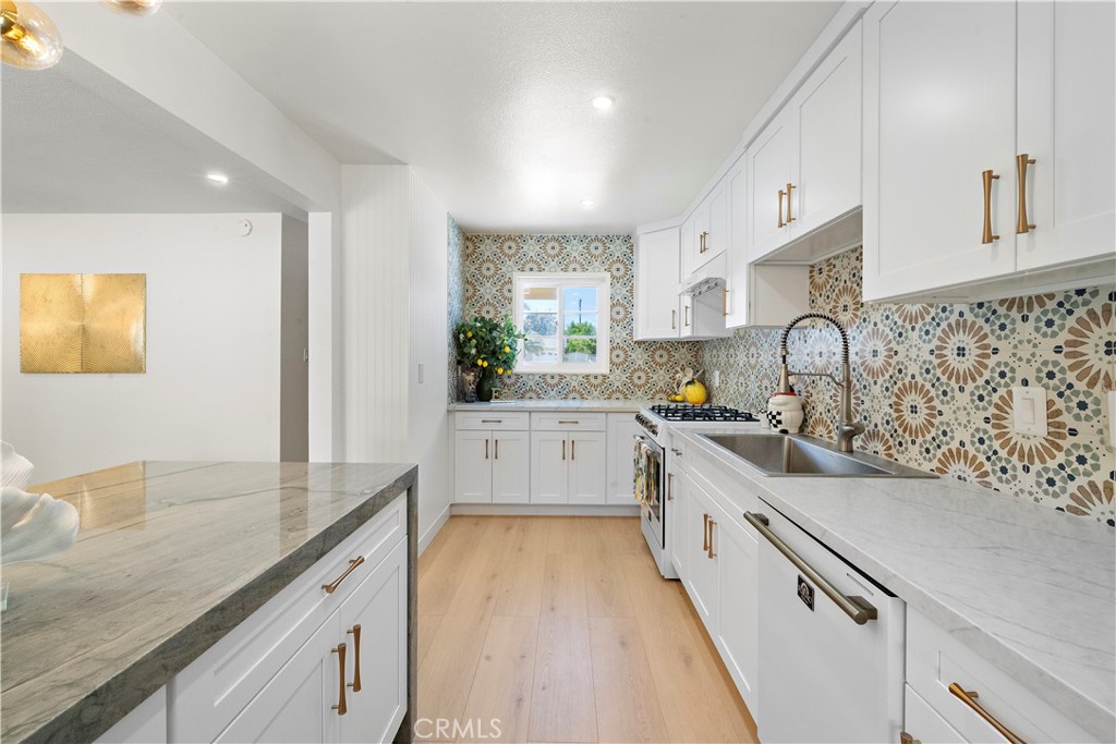 13112 Palomar Street