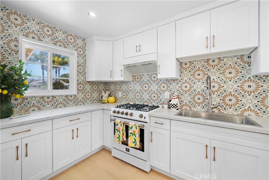 13112 Palomar Street