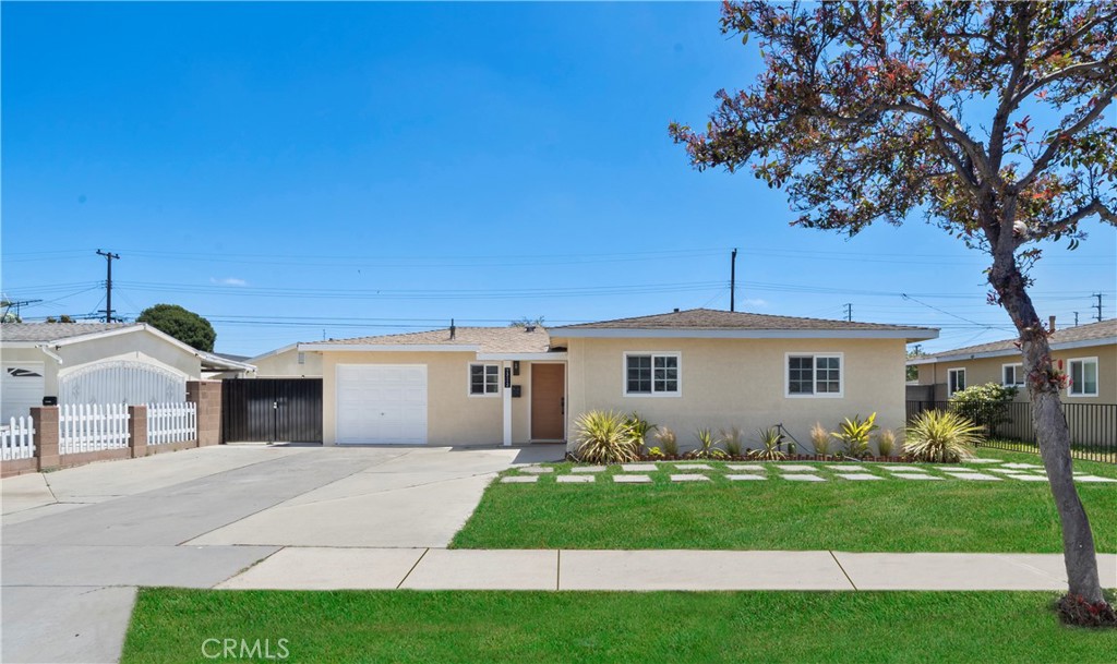 13112 Palomar Street