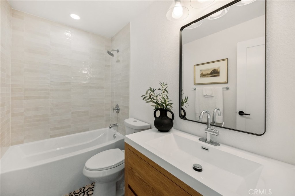 2931 Calle Heraldo