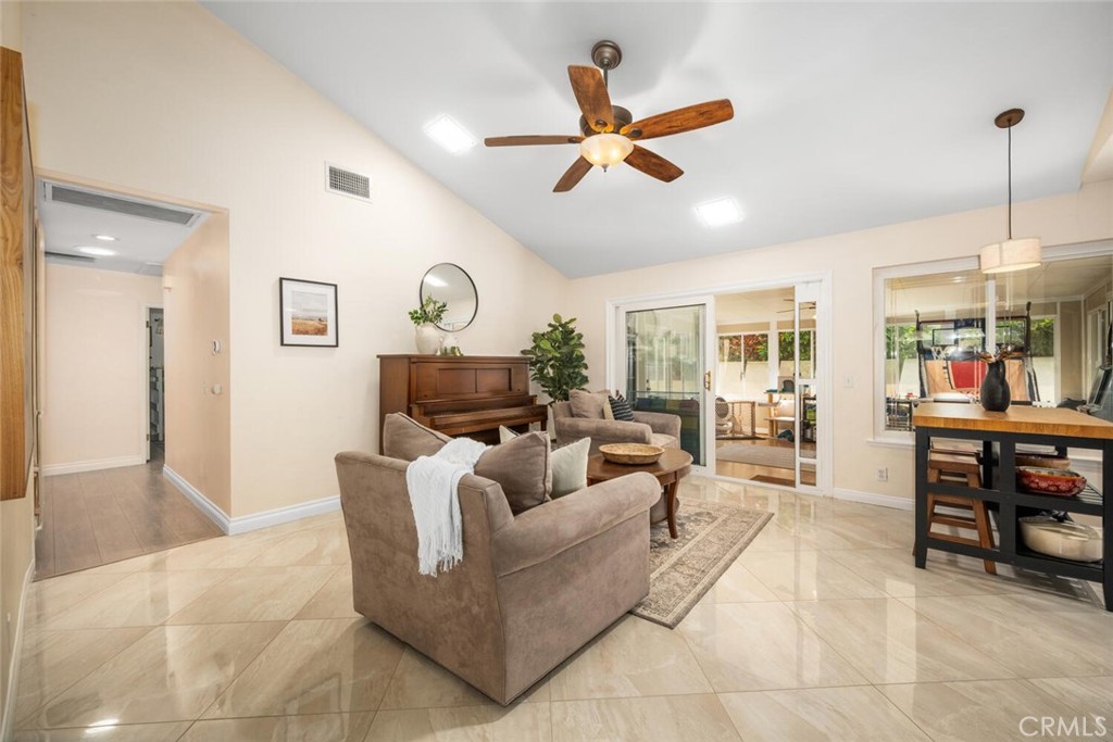 2432 Chippewa Avenue