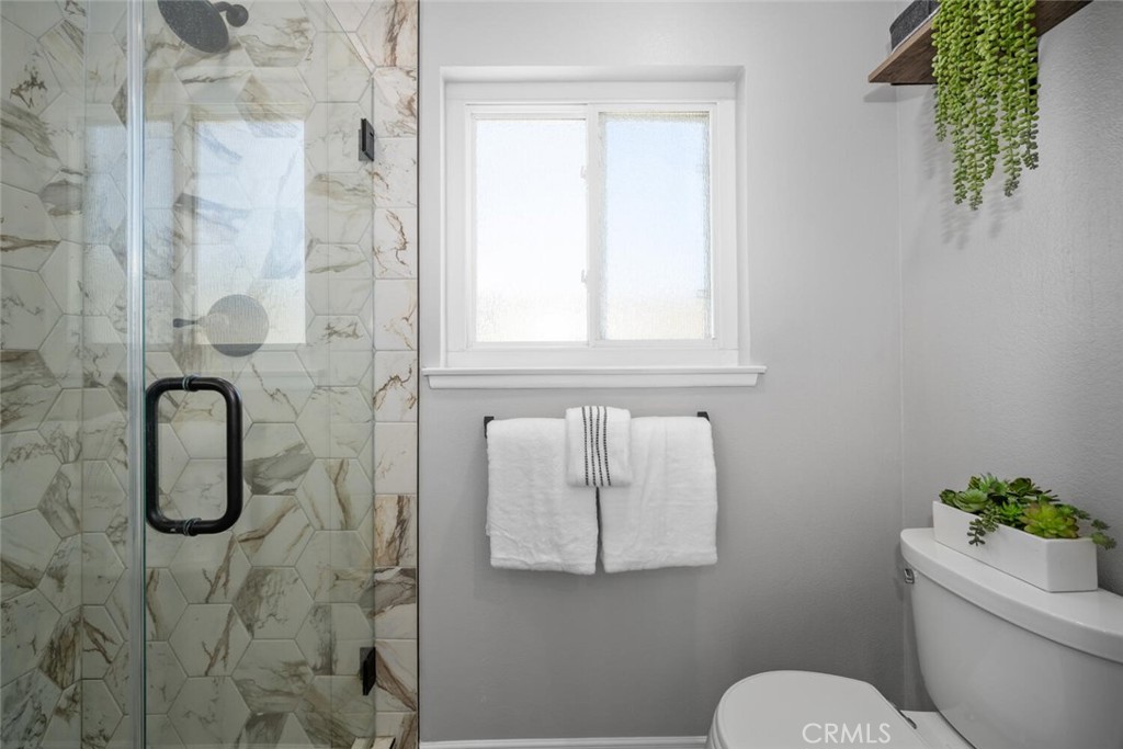 2432 Chippewa Avenue