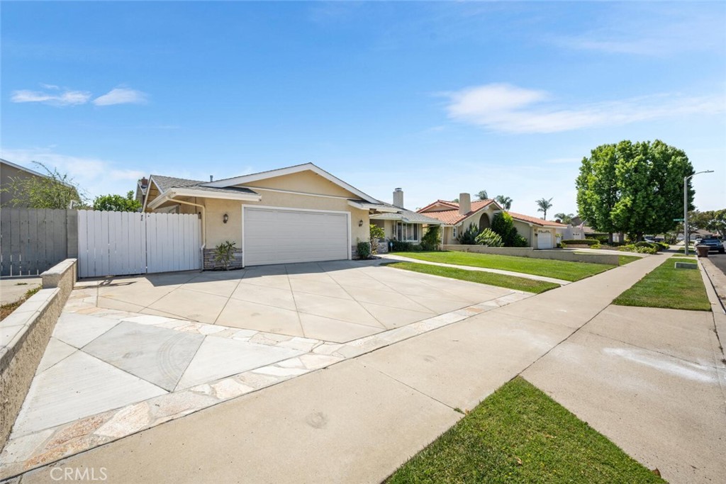 2432 Chippewa Avenue