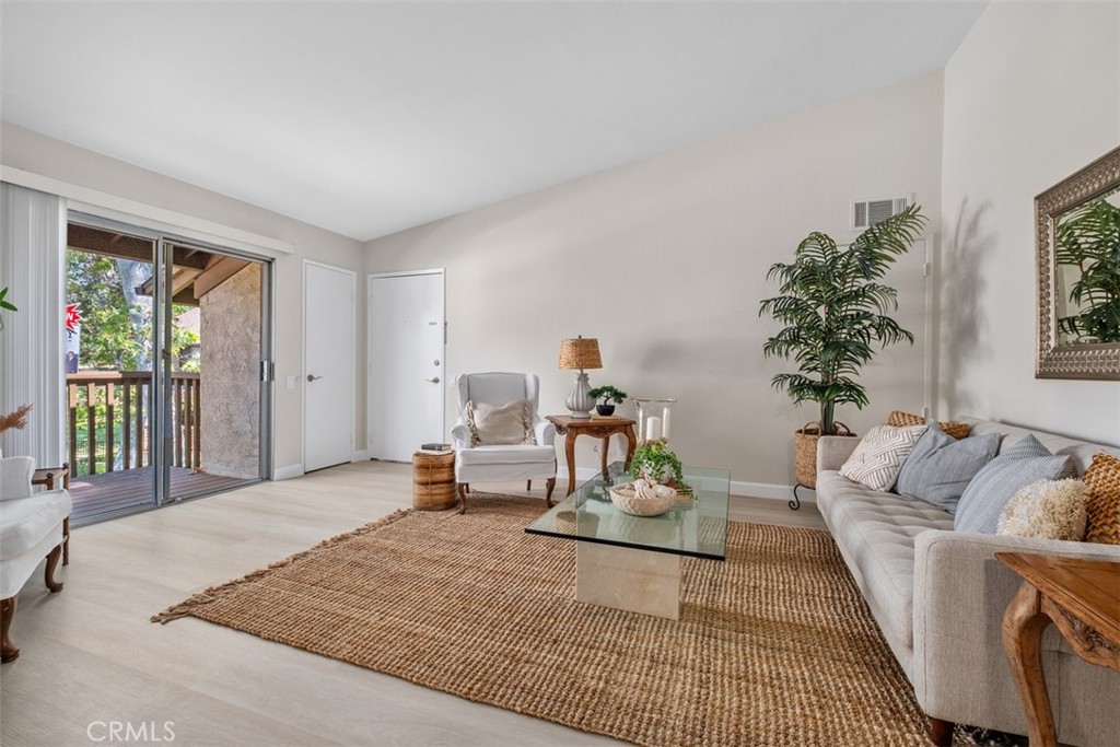 25781 Marguerite F202