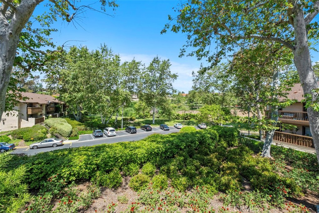 25781 Marguerite F202