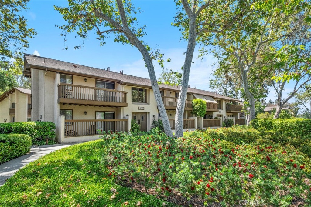 25781 Marguerite F202