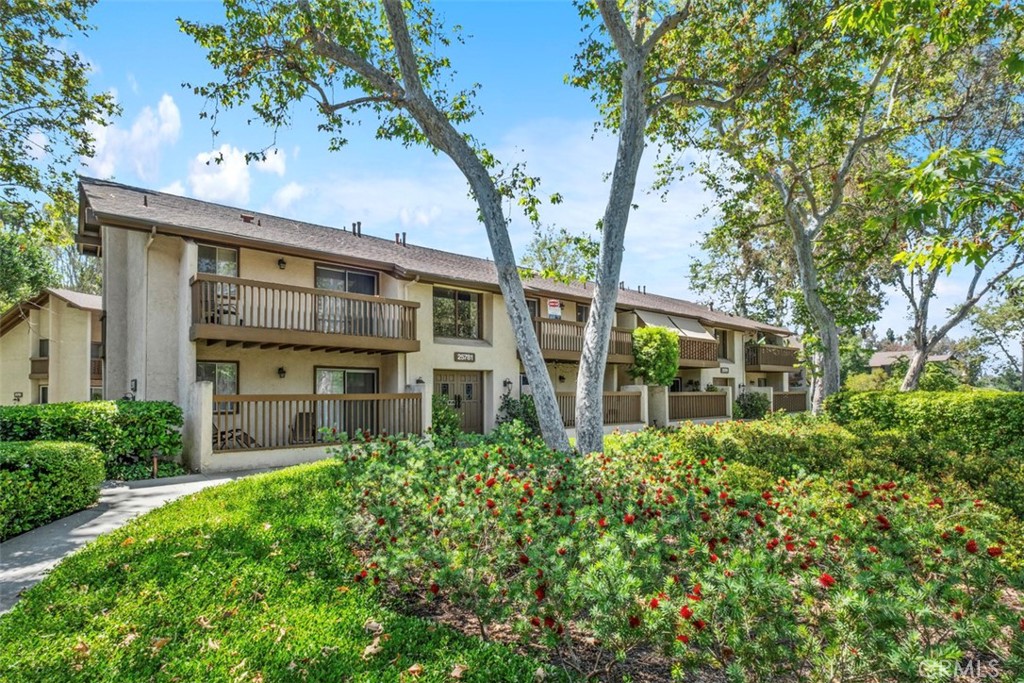 25781 Marguerite F202