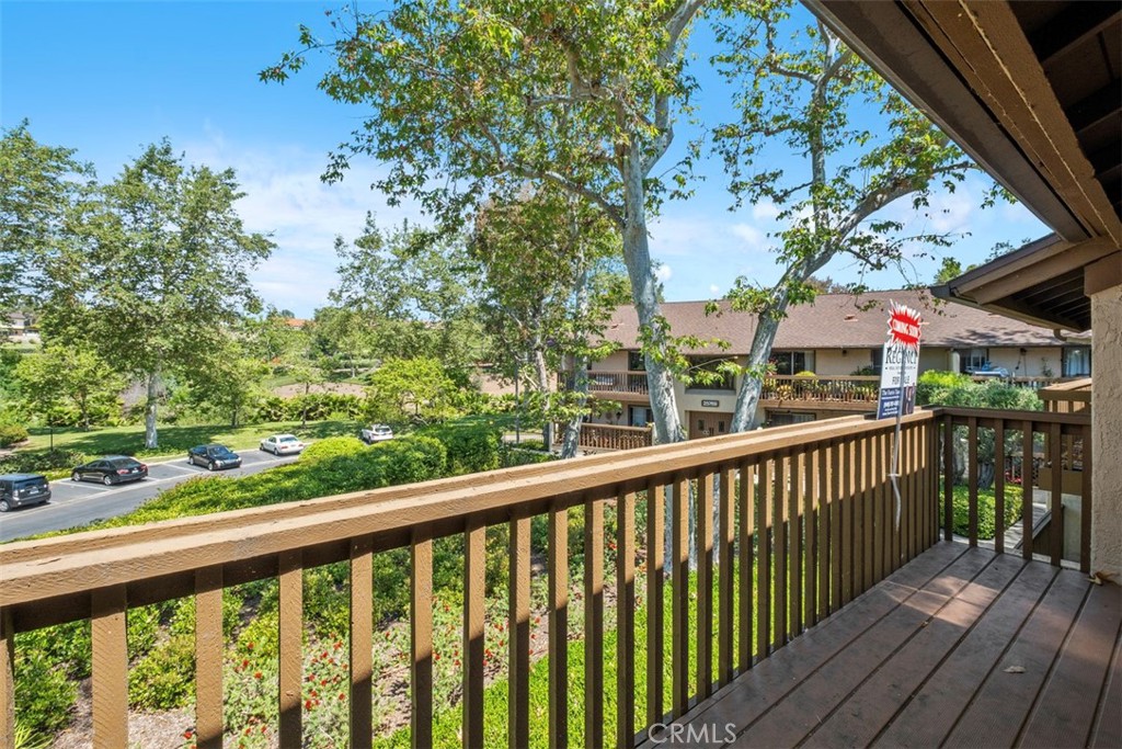 25781 Marguerite F202