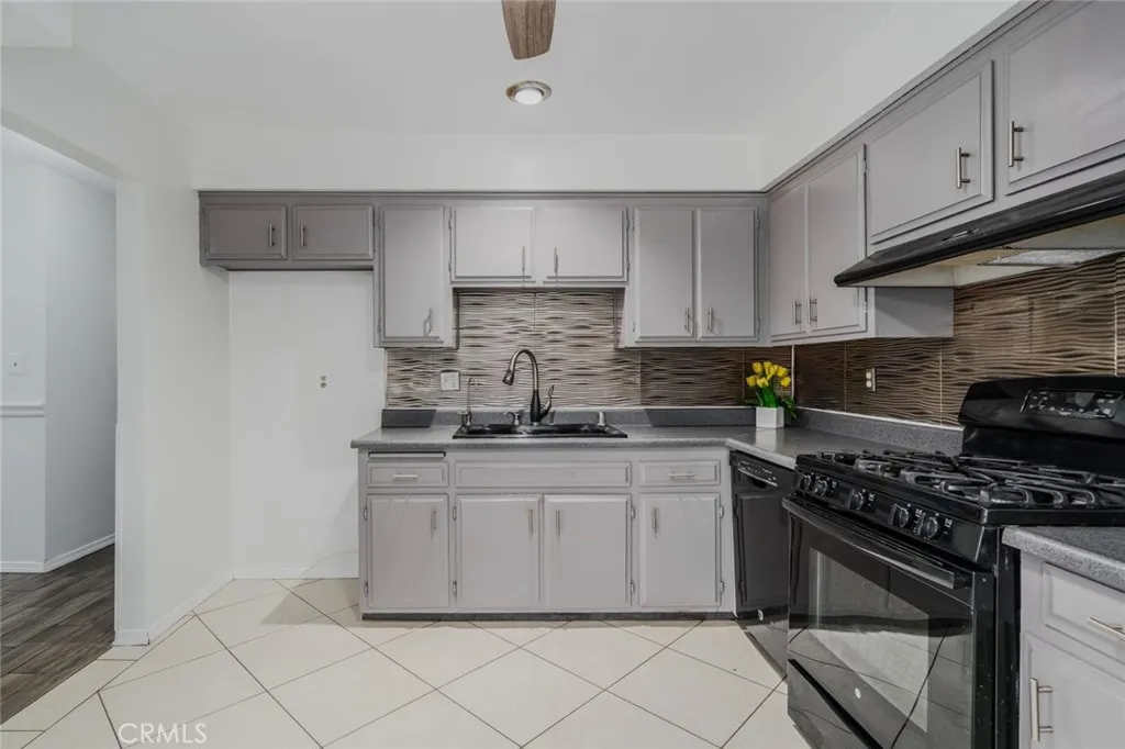 1919 Sherry Lane Unit 28