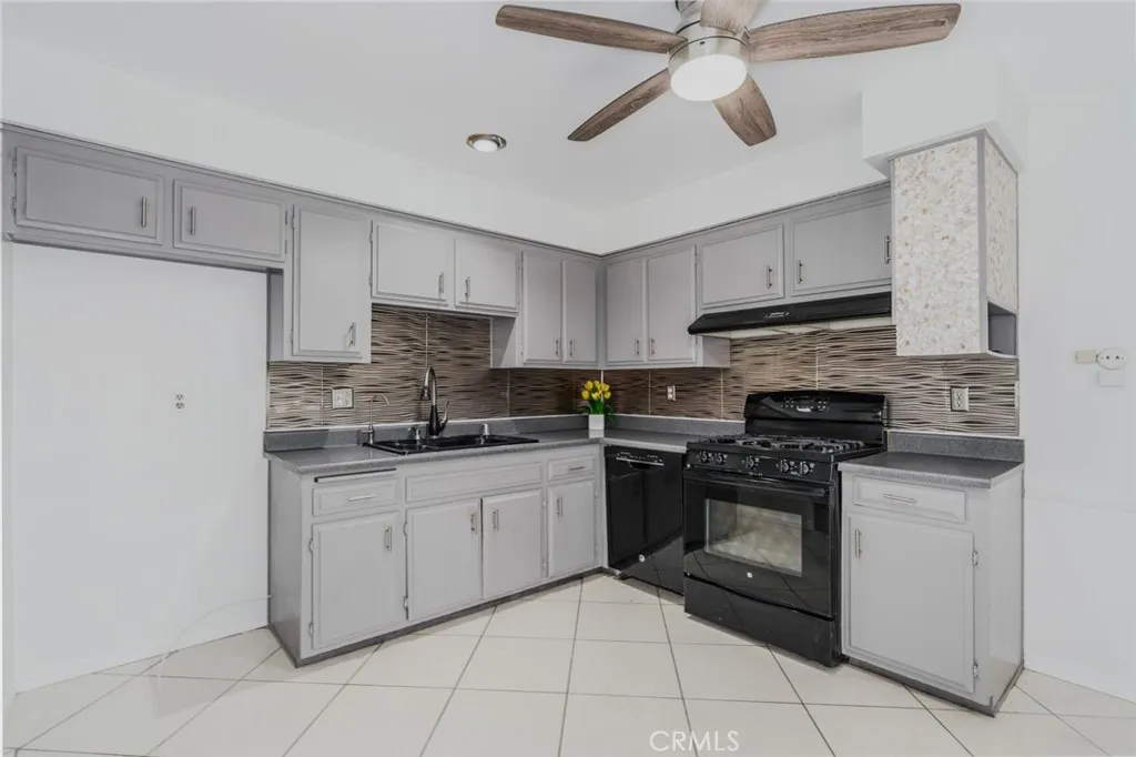 1919 Sherry Lane Unit 28