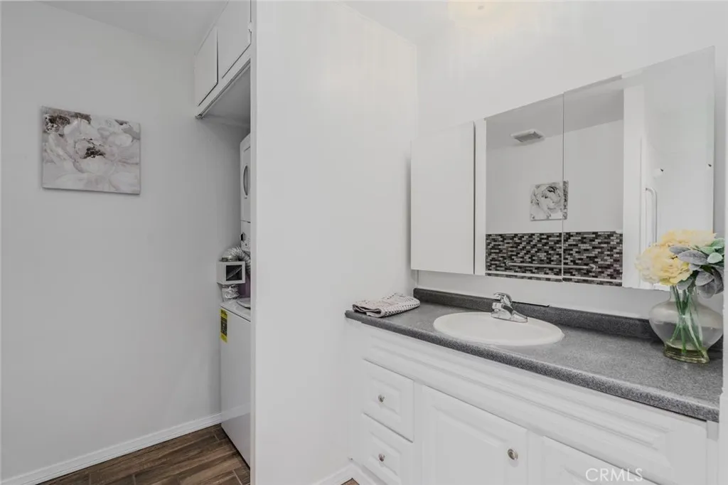 1919 Sherry Lane Unit 28