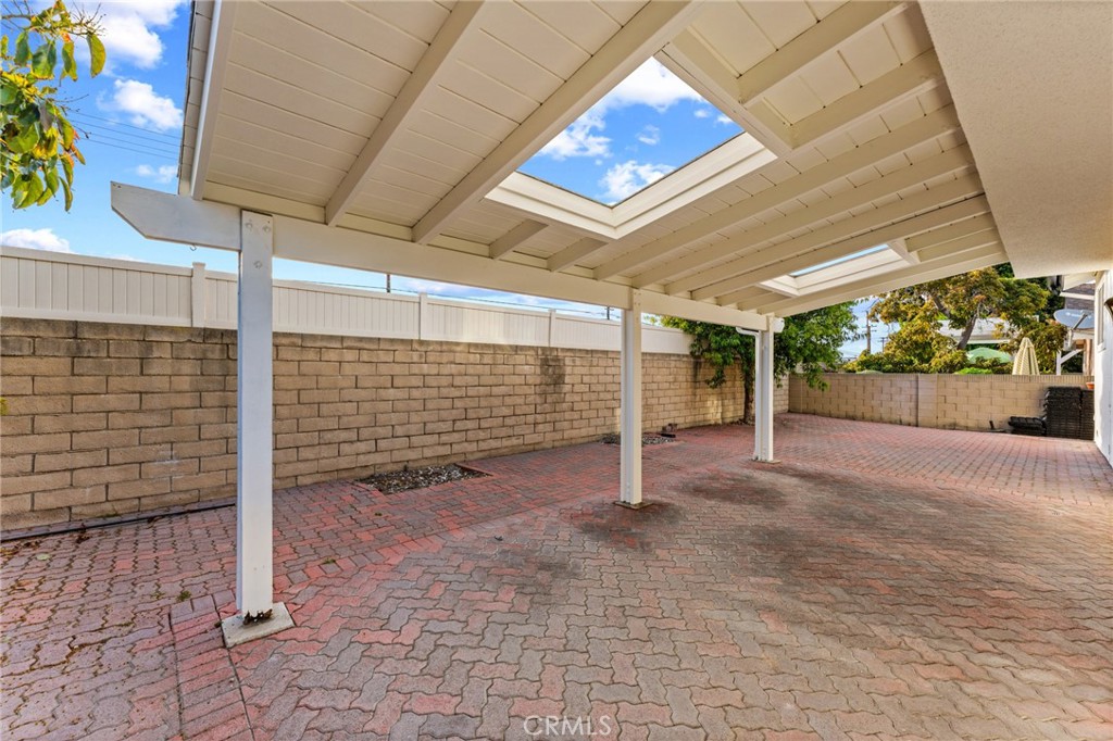 15601 Whiteoak Lane