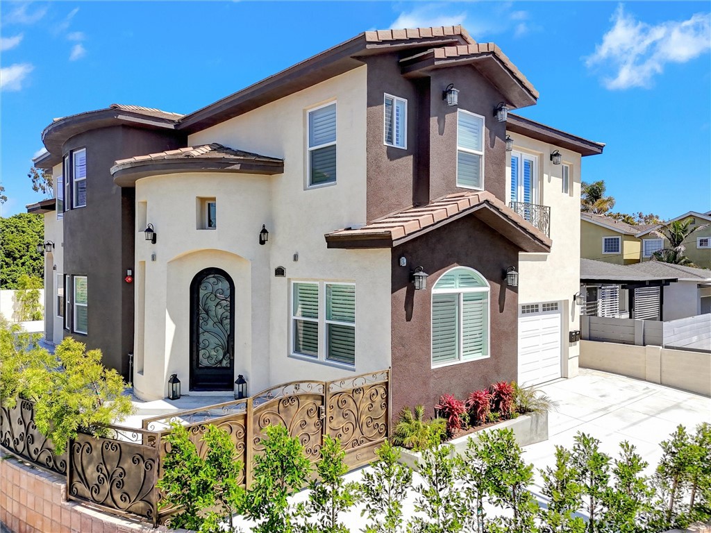 19002 Delaware Street