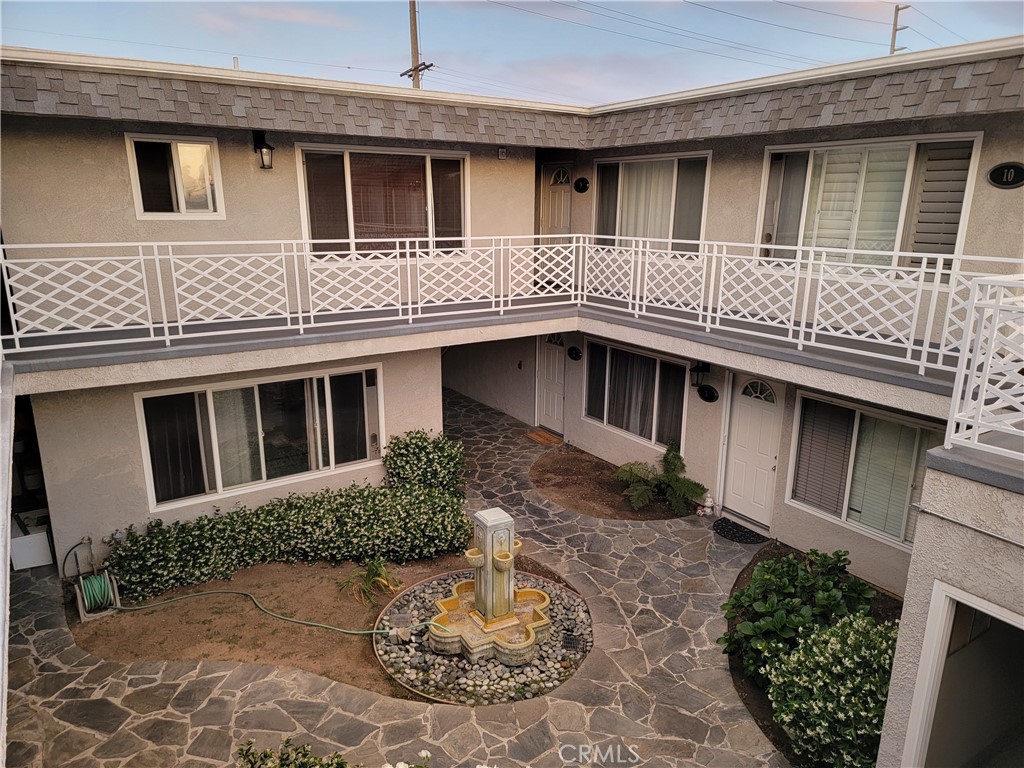 1725 Loma Avenue 14