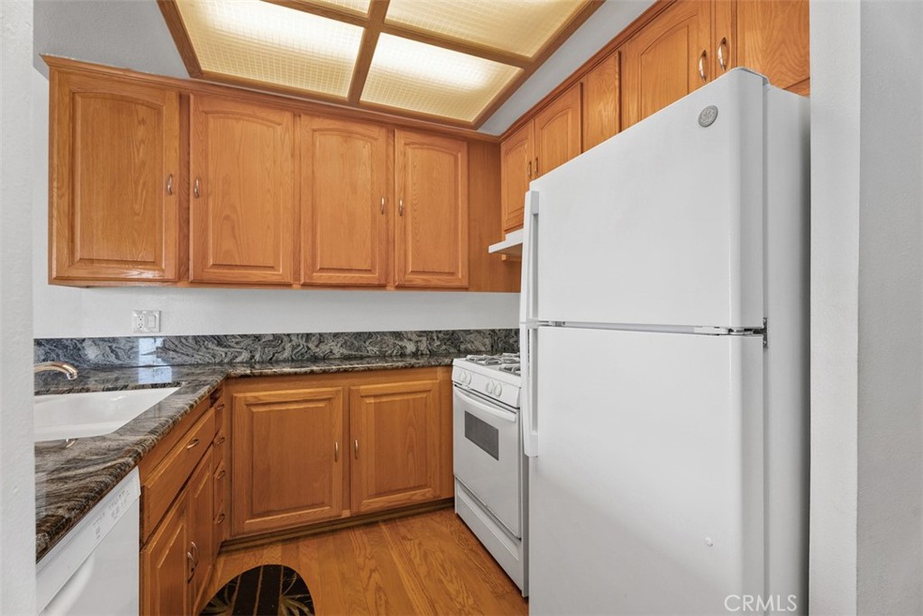 17152 Pacific Coast 19