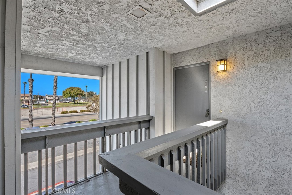 17152 Pacific Coast 19