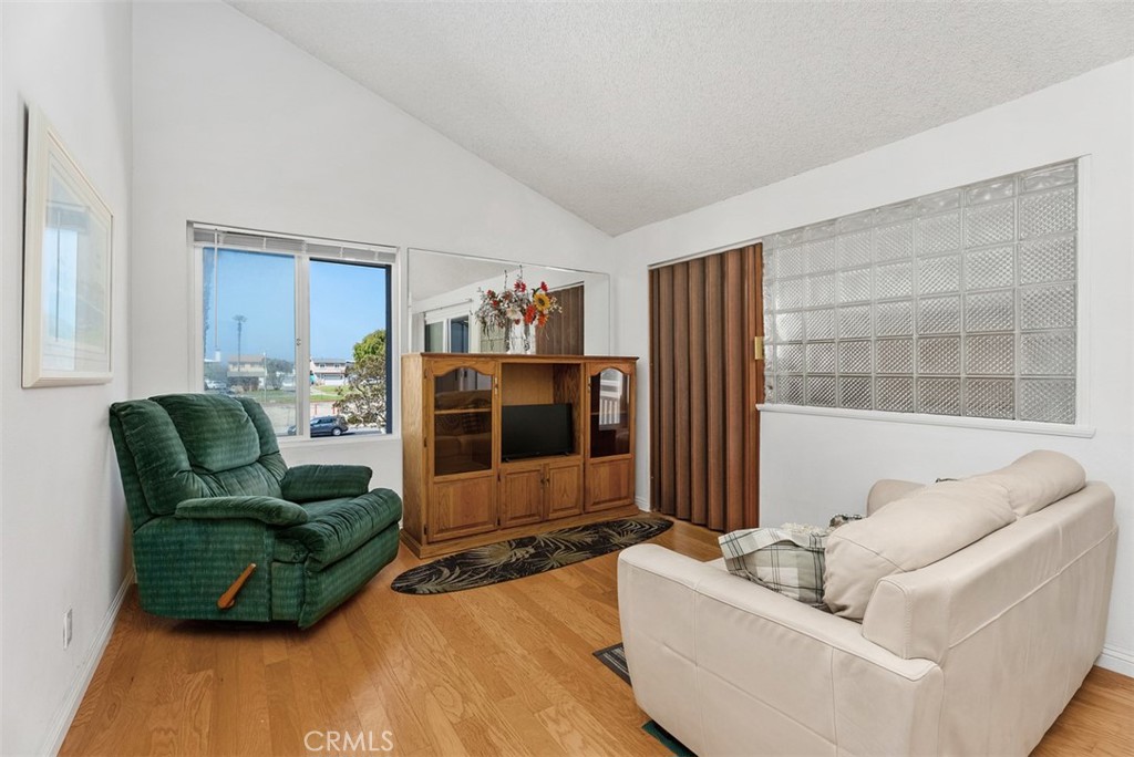 17152 Pacific Coast 19