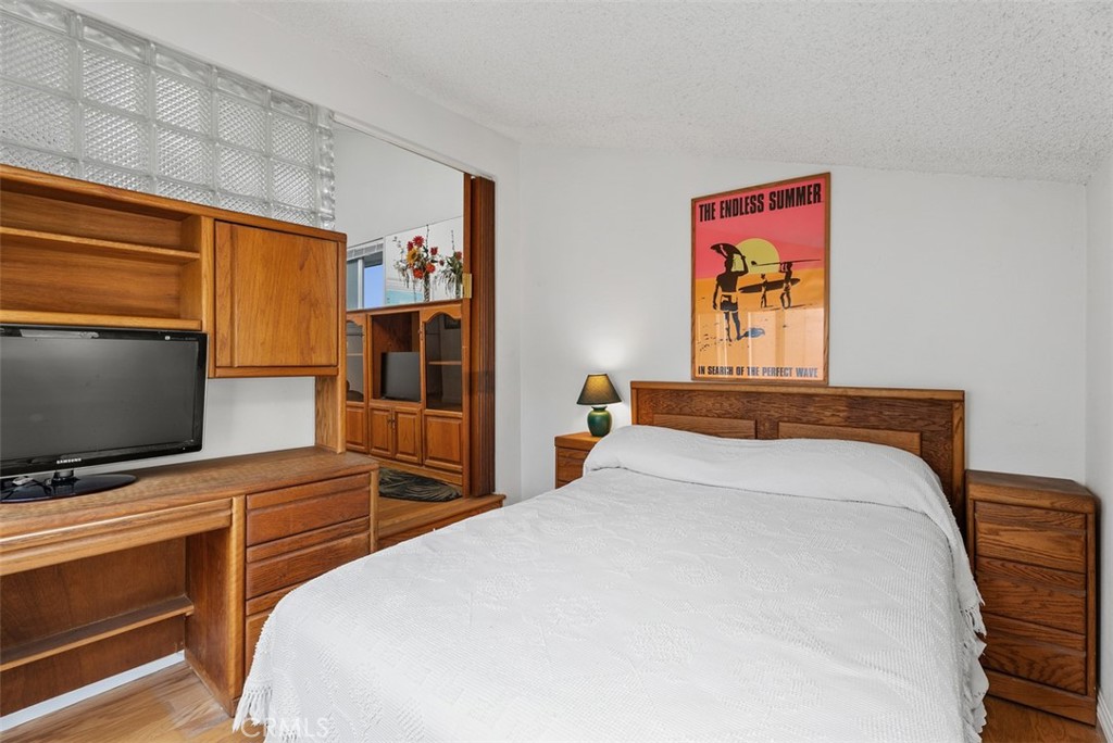 17152 Pacific Coast 19