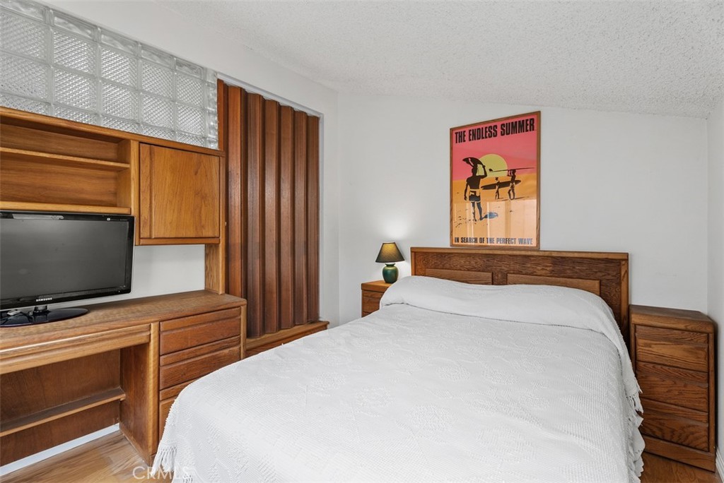 17152 Pacific Coast 19