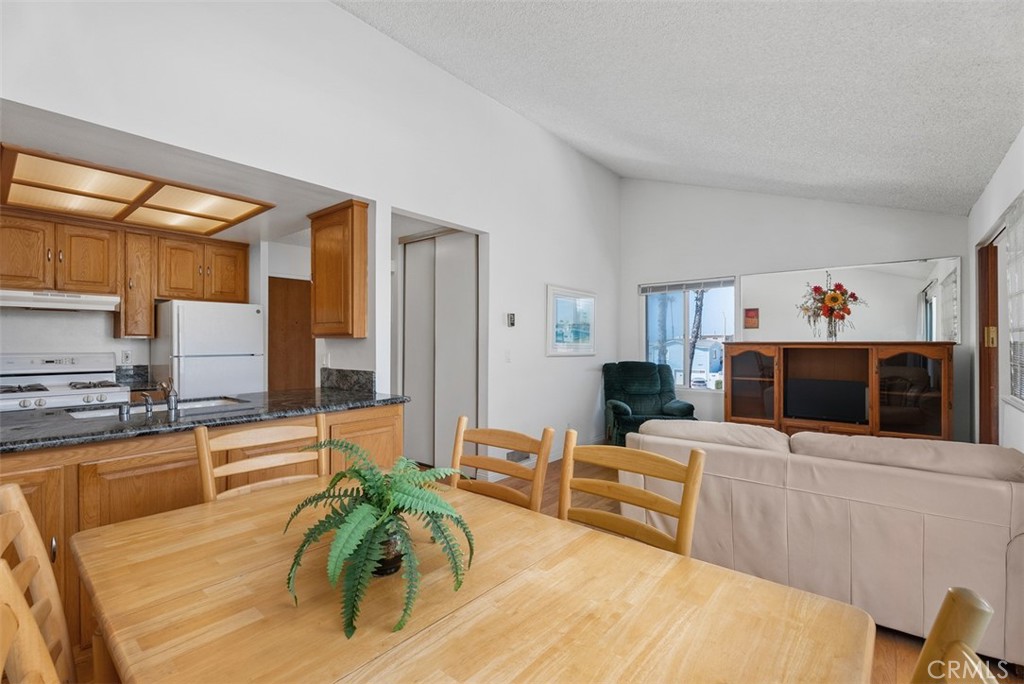 17152 Pacific Coast 19