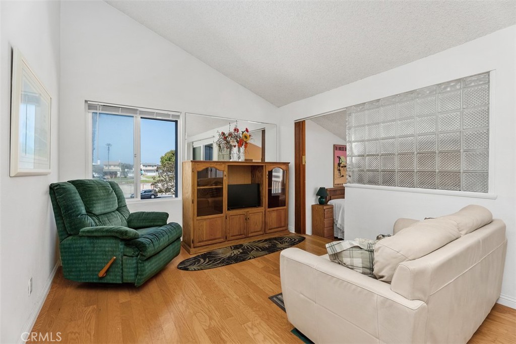 17152 Pacific Coast 19