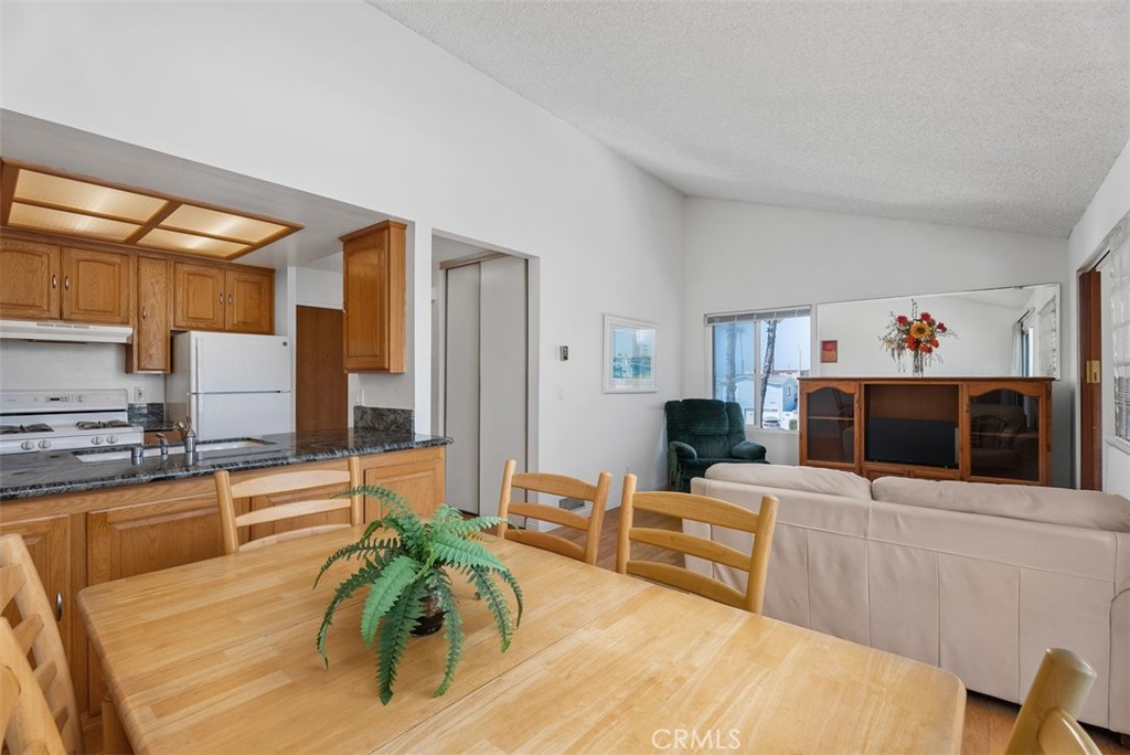 17152 Pacific Coast 19