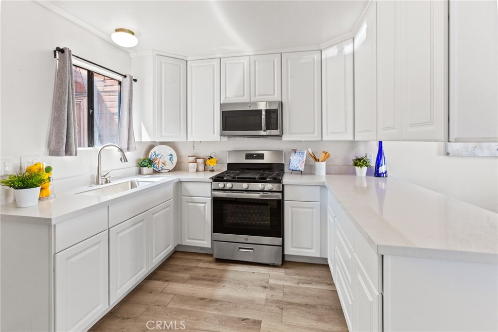 309 N Raitt Street C