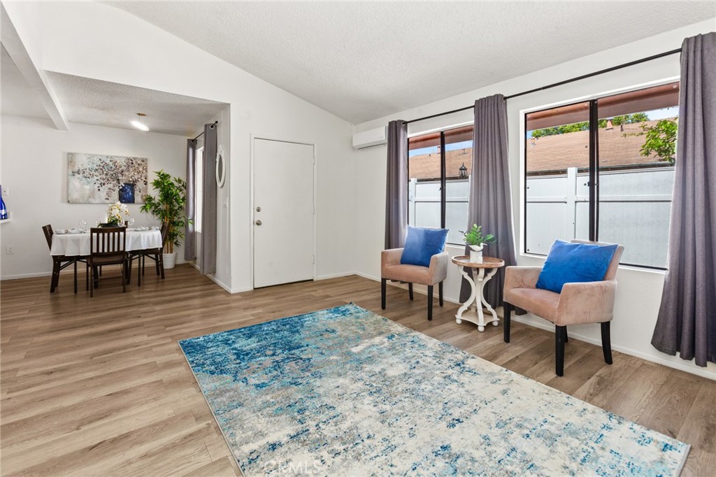 309 N Raitt Street C