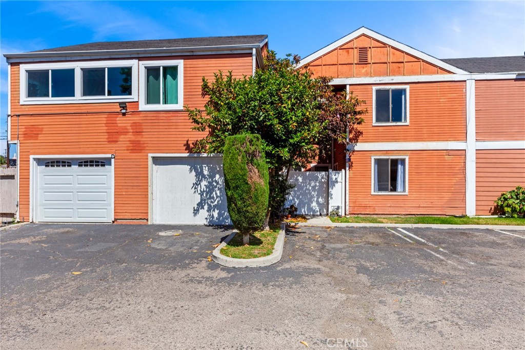 309 N Raitt Street C