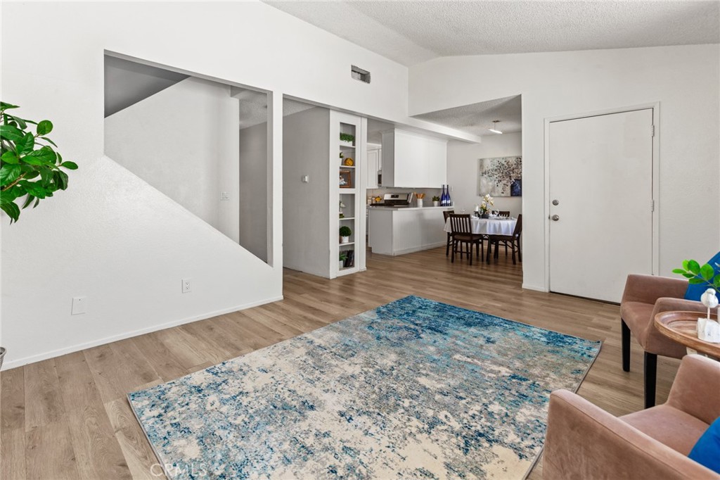 309 N Raitt Street C