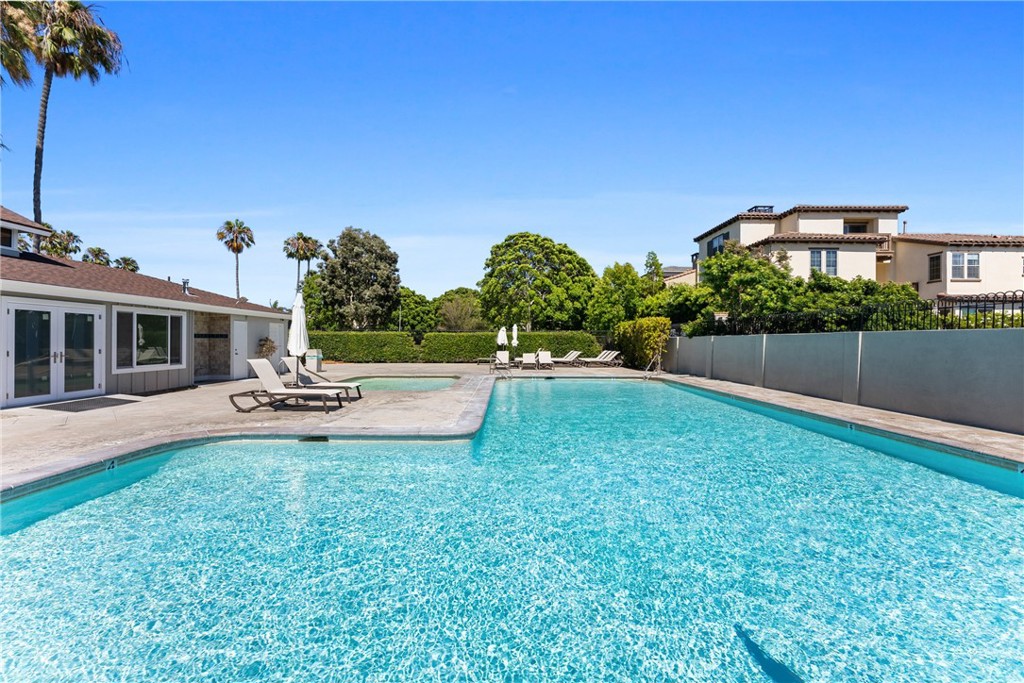 8125 Ridgefield Drive