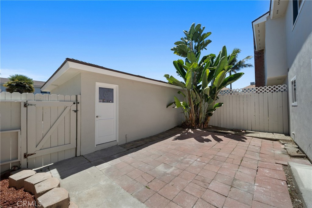 8125 Ridgefield Drive