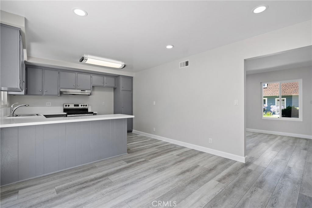 8125 Ridgefield Drive